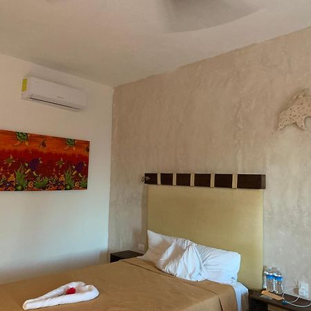 Casa Delfines Rio Lagartos Hotel Bagian luar foto