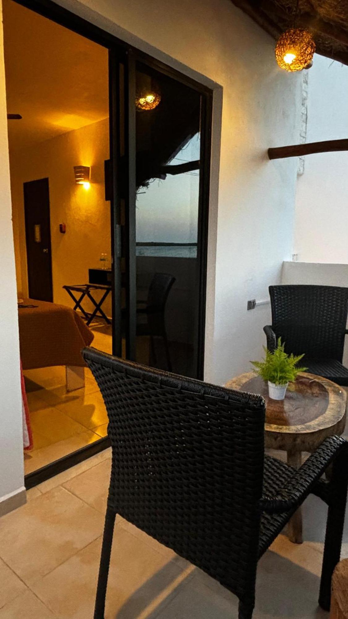 Casa Delfines Rio Lagartos Hotel Bagian luar foto